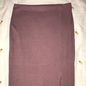 Mauve bodycon skirt with slit